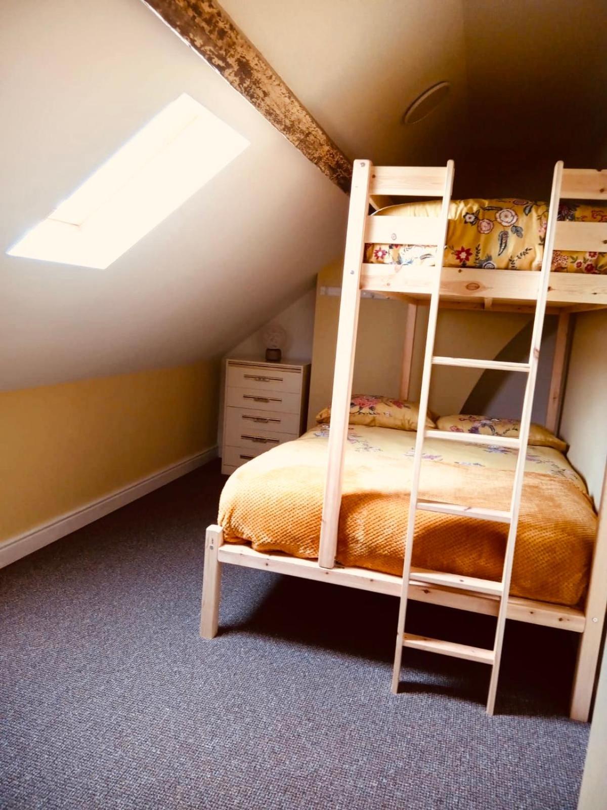 Llangollen Townhouse 4 Bedroom Екстериор снимка